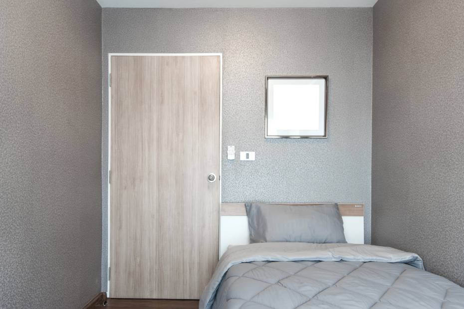 bedroom single door design 15
